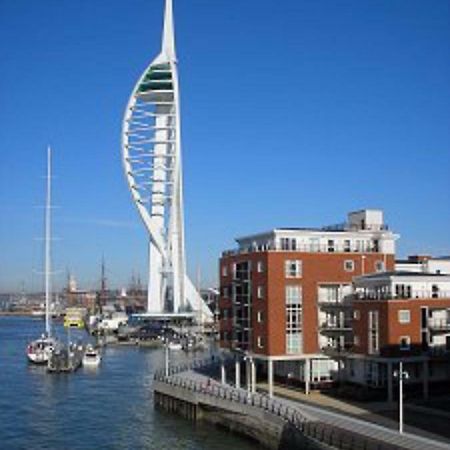 Gunwharf Apartment Portsmouth Esterno foto