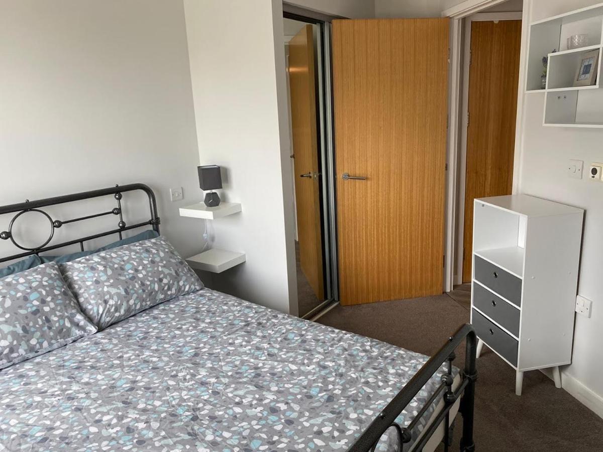 Gunwharf Apartment Portsmouth Esterno foto
