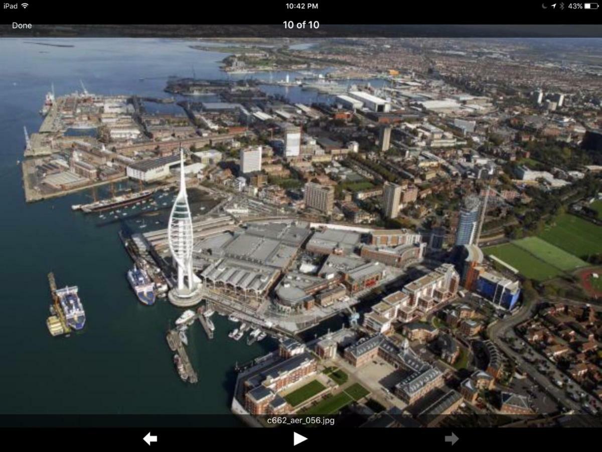 Gunwharf Apartment Portsmouth Esterno foto