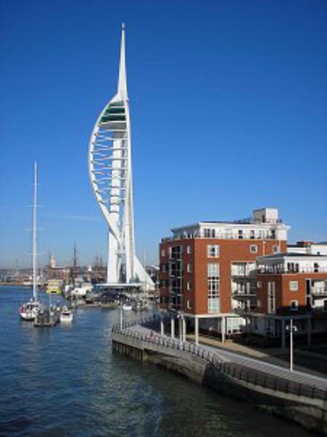 Gunwharf Apartment Portsmouth Esterno foto